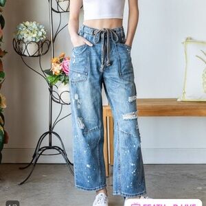 Oli & Hali ropes in denium jeans